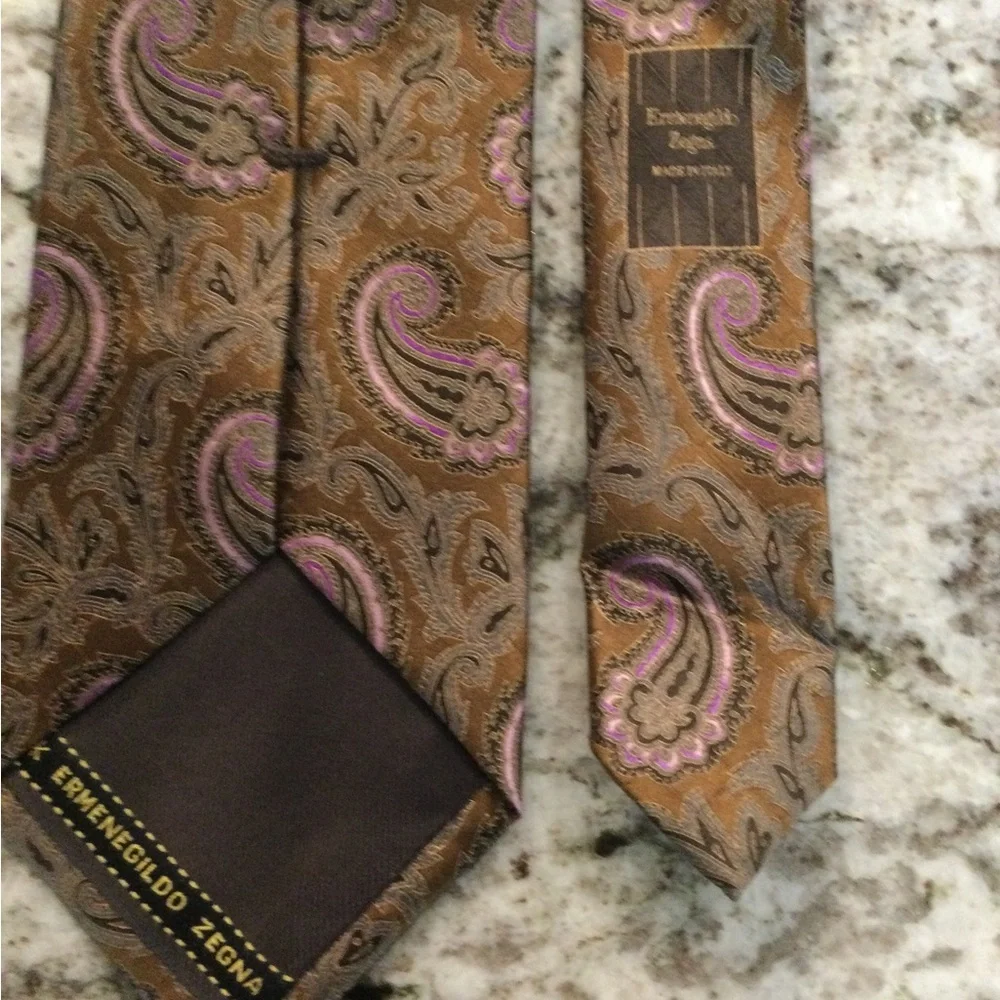Ermenegildo Zegna Brown Paisley Silk Tie with Pink Accents